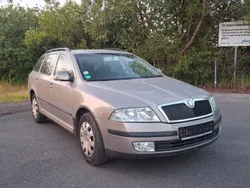 Beige Gebraucht 2006 Skoda Octavia Ambiente Kombi | 3.200 €