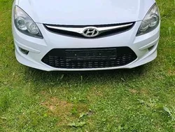 Weiß Gebraucht 2010 Hyundai i30 Limousine | 4.059 €