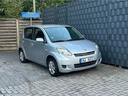 Grau Gebraucht 2008 Daihatsu Sirion Kleinwagen | 2.499 € (Fairer Preis)
