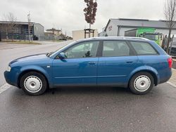 Blau Gebraucht 2002 Audi A4 Kombi | 490 € (Guter Preis)