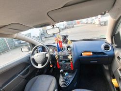 Grau Gebraucht 2007 Ford Fiesta Kleinwagen | 2.000 € (Fairer Preis)