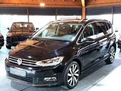 Schwarz Gebraucht 2017 VW Touran Highline Van / Kleinbus | 20.900 € (Fairer Preis)