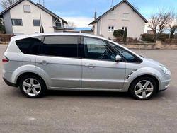 Grau Gebraucht 2008 Ford S-MAX S Van / Kleinbus | 4.000 € (Fairer Preis)