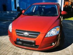 Rot Gebraucht 2009 Kia Ceed Kleinwagen | 3.000 € (Superpreis)