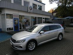 Scale silver metallic (metallic) Gebraucht 2023 VW Passat Business Kombi | 27.998 € (Fairer Preis)