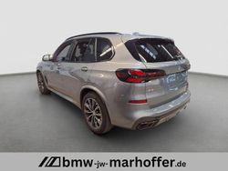 Grau (dravitgrau metallic) Gebraucht 2025 BMW X5 M Sport SUV | 93.900 € (Guter Preis)