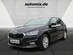 Schwarz magic perleffekt Gebraucht 2023 Skoda Fabia Ambition Limousine | 18.900 € (Guter Preis)