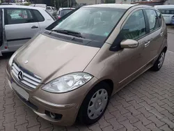 Bronze Gebraucht 2005 Mercedes A180 Elegance Kleinwagen | 1.985 €