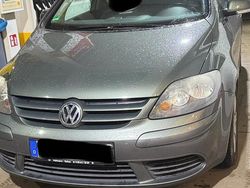 Grau Gebraucht 2005 VW Golf V Limousine | 1.550 €