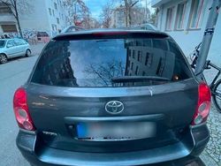 Silber Gebraucht 2006 Toyota Avensis Limousine | 2.000 €