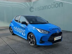 Blau Gebraucht 2024 Toyota Yaris Hybrid Edition Kleinwagen | 26.990 € (Teuer)