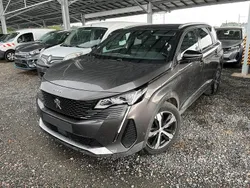 Grau Gebraucht 2021 Peugeot 5008 GT-line Van / Kleinbus | 23.681 € (Fairer Preis)