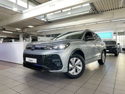 Oyster silver metallic Gebraucht 2025 VW Tiguan R-line SUV | 51.990 € (Fairer Preis)
