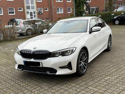 Weiß Gebraucht 2019 BMW 320 Sport Line Limousine | 23.900 € (Teuer)