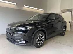 [2t2t] deep black metallic Neu 2024 VW Tiguan Life SUV | 48.990 € (Superpreis)