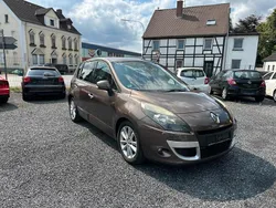 Braun Gebraucht 2010 Renault Mégane III Limousine | 4.500 €