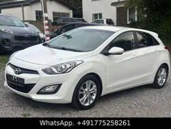 Weiß Gebraucht 2013 Hyundai i30 Style Limousine | 4.999 € (Guter Preis)