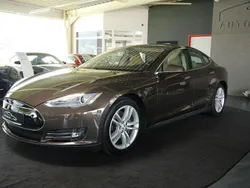 Braun Gebraucht 2014 Tesla Model S Limousine | 34.290 €