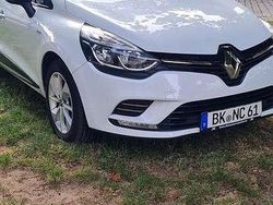 Weiß Gebraucht 2017 Renault Clio IV LIMITED Limousine | 7.950 € (Etwas zu teuer)