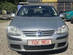 Silber Gebraucht 2006 VW Golf V Trendline Kleinwagen | 2.650 € (Fairer Preis)