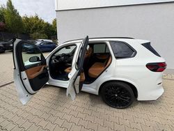 Weiß Gebraucht 2025 BMW X5 M Sport SUV | 80.300 € (Superpreis)
