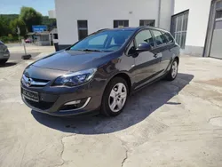 Grau Gebraucht 2013 Opel Astra Edition Kombi | 4.990 € (Guter Preis)