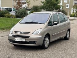 Gelb Gebraucht 2005 Citroën Xsara Picasso Exclusive Van / Kleinbus | 3.099 € (Teuer)