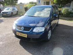 Blau Gebraucht 2004 VW Touran Trendline Van / Kleinbus | 1.399 € (Guter Preis)