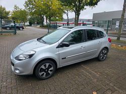 Grau Gebraucht 2010 Renault Clio GrandTour Kombi | 4.000 €