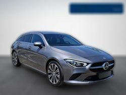 Grau metallic Gebraucht 2023 Mercedes CLA200 Shooting Brake Kombi | 35.290 € (Teuer)