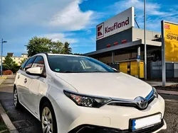 Weiß Gebraucht 2016 Toyota Auris Kombi | 8.740 € (Fairer Preis)