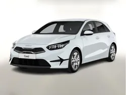 Weiß Neu 2025 Kia Ceed Vision Limousine | 23.295 € (Fairer Preis)