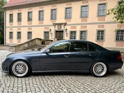 Grau Gebraucht 2007 Mercedes E63 AMG AMG Limousine | 27.000 € (Teuer)