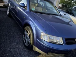 Blau Gebraucht 1998 VW Passat Limousine | 1.300 € (Guter Preis)