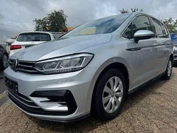 Silber Gebraucht 2018 VW Touran R-line Van / Kleinbus | 16.999 € (Fairer Preis)