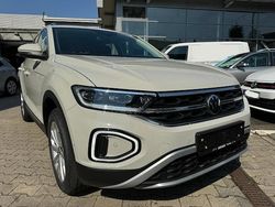 Grau Gebraucht 2024 VW T-Roc R-line SUV | 34.850 € (Teuer)