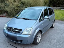 Grau Gebraucht 2003 Opel Meriva Van / Kleinbus | 1.490 € (Fairer Preis)