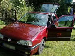 Rot Gebraucht 1995 Renault 19 Limousine | 1.500 €