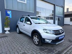 Silber Gebraucht 2013 Dacia Sandero Prestige Kleinwagen | 3.990 € (Teuer)