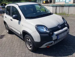 Beige Gebraucht 2023 Fiat Panda 4x4 Kleinwagen | 18.900 €