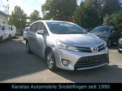 Silber Gebraucht 2015 Toyota Verso Comfort Van / Kleinbus | 9.680 € (Guter Preis)