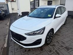 Frostweiß Gebraucht 2024 Ford Focus Titanium Kombi | 19.980 € (Guter Preis)