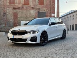 Weiß Gebraucht 2021 BMW 320 M Sport Kombi | 28.500 € (Fairer Preis)