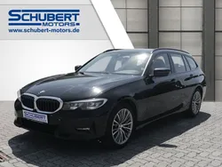 Schwarz Gebraucht 2021 BMW 320 Sport Line Kombi | 19.900 € (Fairer Preis)