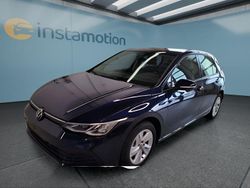Blau Gebraucht 2021 VW Golf VIII Kleinwagen | 18.949 € (Guter Preis)