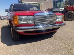 Rot Gebraucht 1983 Mercedes 240 Limousine | 25.000 €