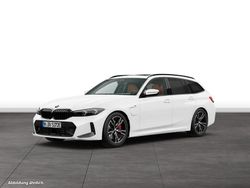 Weiß Gebraucht 2024 BMW 330e Kombi | 56.232 €