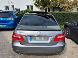 Grau Gebraucht 2009 Mercedes E350 Limousine | 10.400 € (Fairer Preis)