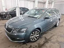 Quarzgrau metallic Gebraucht 2020 Skoda Octavia Ambition Kombi | 18.890 € (Fairer Preis)