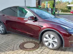 Rot Gebraucht 2023 Tesla Model Y Long Range SUV | 39.000 € (Fairer Preis)